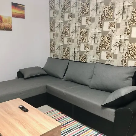 Park - Big - 3 - Free Parking T5 *